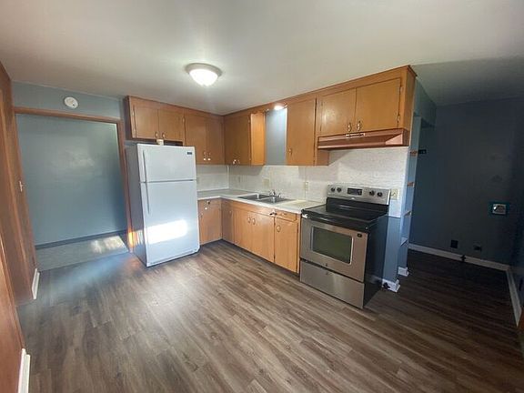 5th image of 7446 Broadwyn Dr