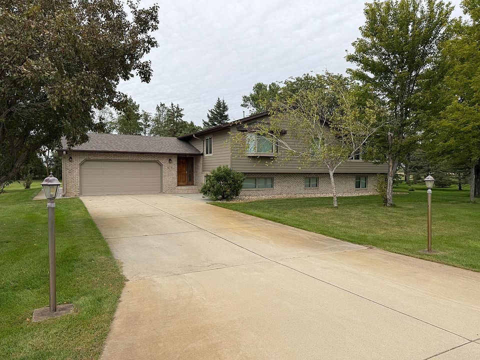1st image of 925 Parkside Dr SW