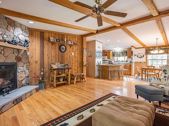 5th image of 252 Dogwood Ln