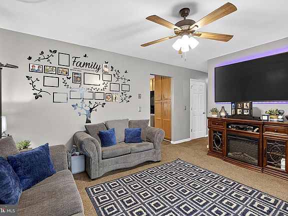 3rd image of 21146 Adams Cir