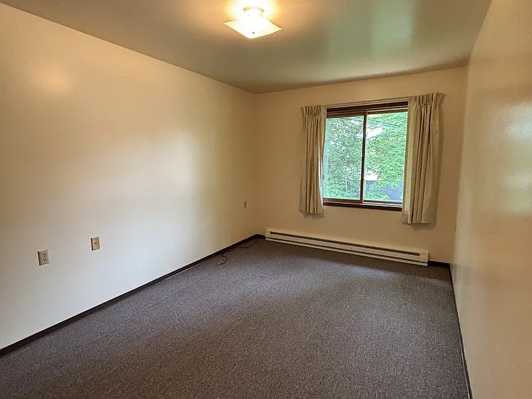 401 Morgan Ave #1 — Photo 4