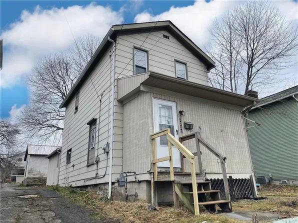 1222 10th Ave, Beaver Falls, PA 15010