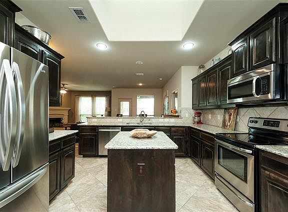 4th image of 3017 Buckthorn Ln