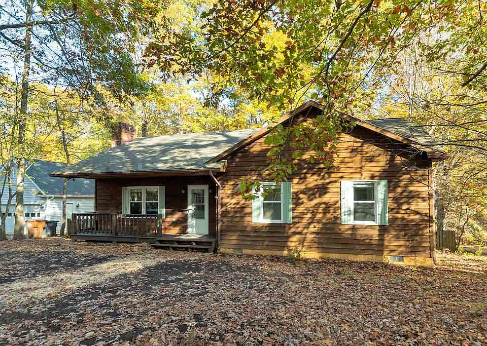1st image of 679 Jefferson Dr