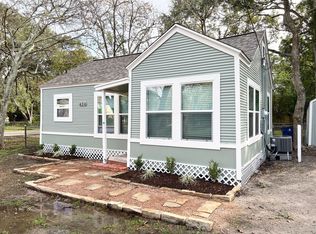 624 E Magnolia St, Angleton, TX 77515