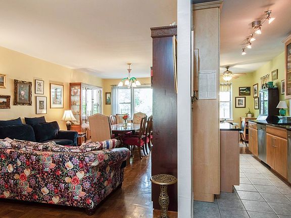 5th image of 3750 Hudson Manor Ter APT 1CE