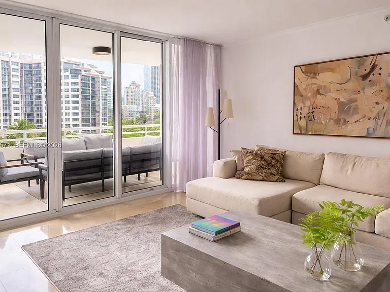 848 Brickell Key Dr #905 — Photo 2