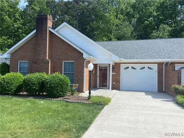423 Cobblestone Dr, Hopewell, VA 23860
