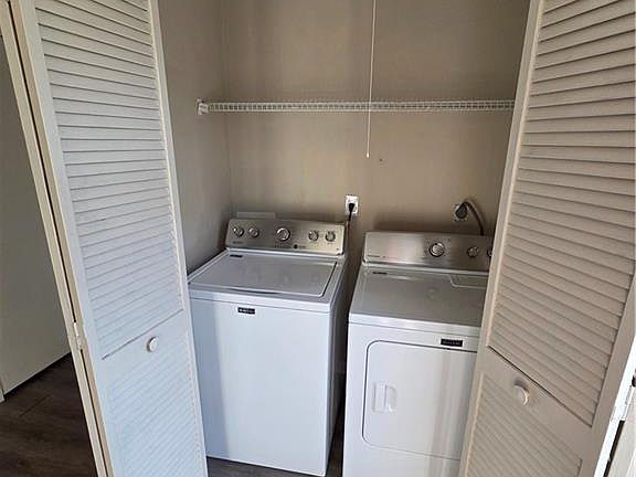 4th image of 4871 Jenny Dr