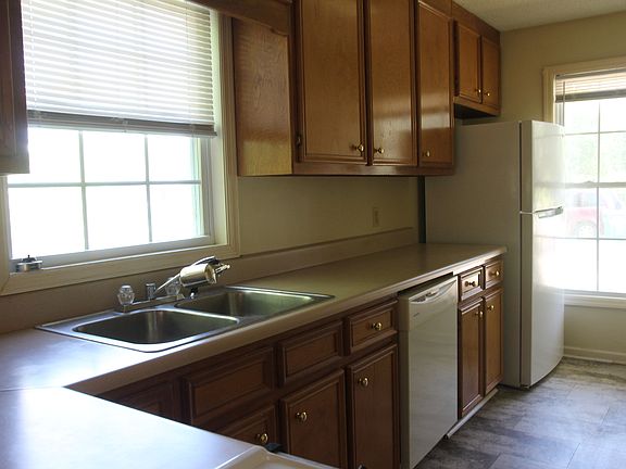 5th image of 1102 Peachtree Ter APT B