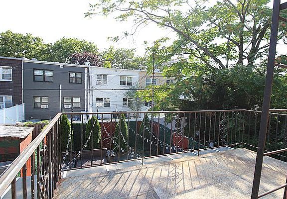 5th image of 2044 E 60th St #2