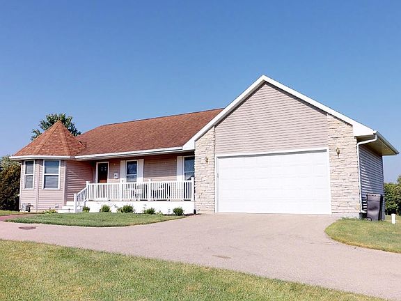 3rd image of 2-346 Grandview Dr