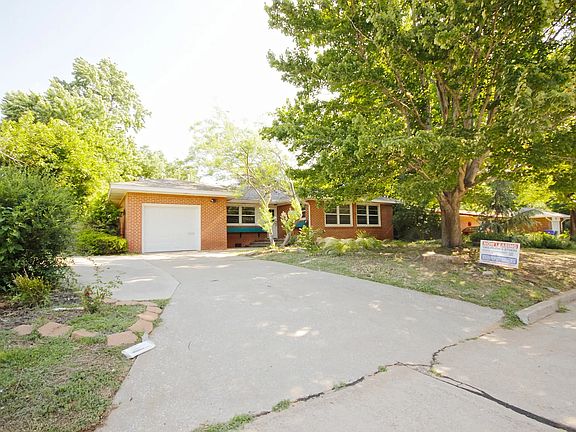 2nd image of 1231 Leslie Ln