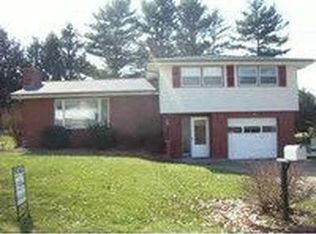 133 Fairview Dr, New Martinsville, WV 26155