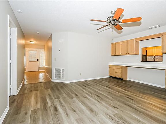 4th image of 5742 SE Laguna Ave