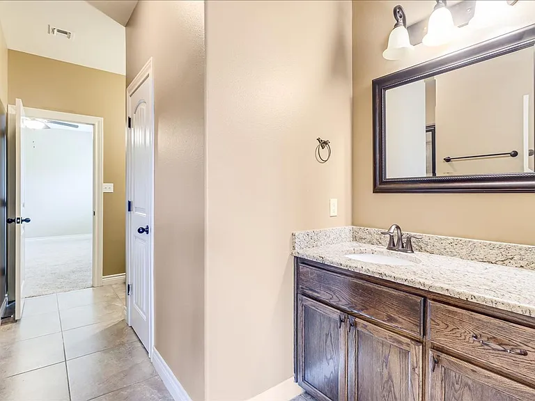 6241 Lago Vista Dr — Photo 54