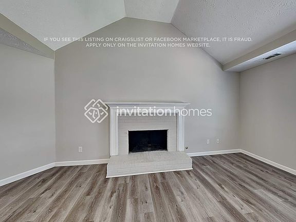 4th image of 308 Pebblestone Dr
