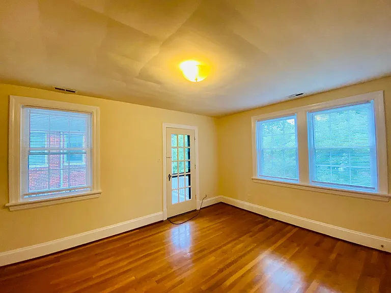 4208 Fitzhugh Avenue — Photo 10