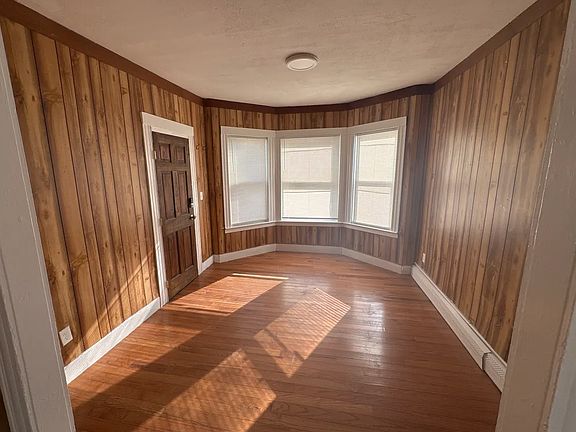 2nd image of 125 Lamberton St #3