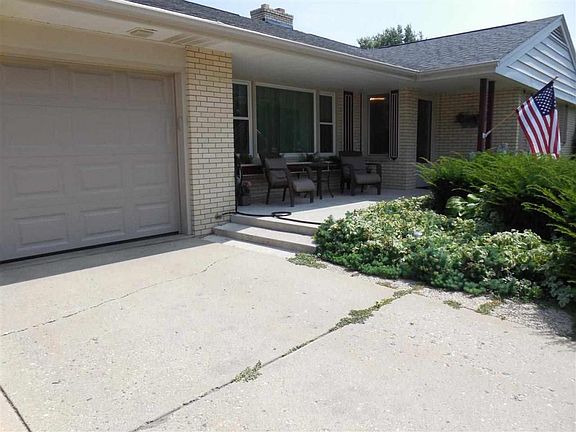 3rd image of 5261 Crestdale Dr