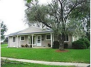 1042 Carpenter Ct, Elk Grove Village, IL 60007