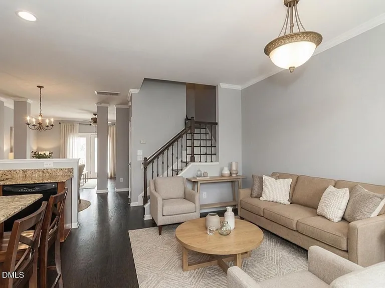 340 Kinellan Ln — Photo 6