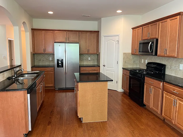 721 Sweet Laurel Ln — Photo 6