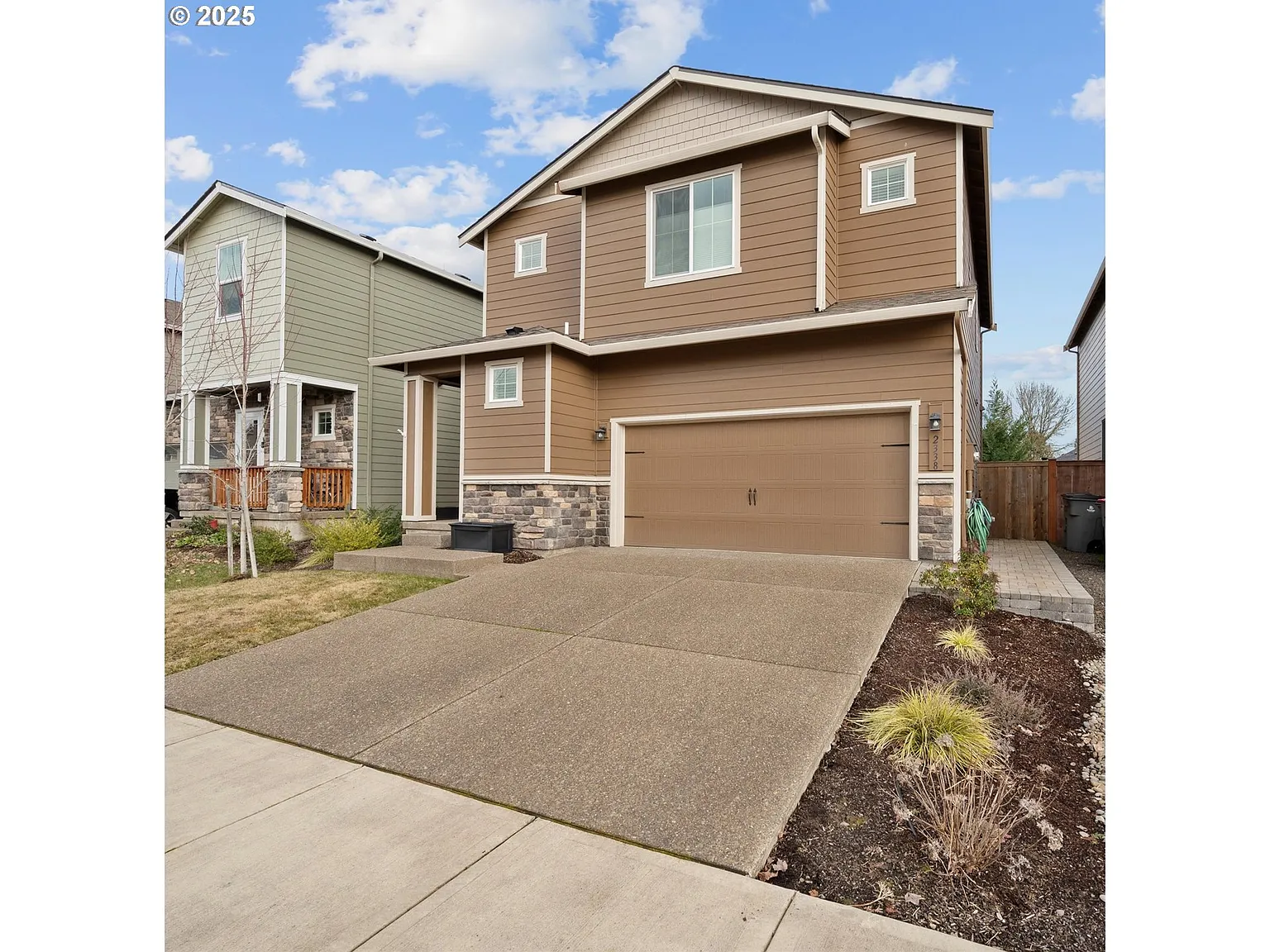 2338 NW Yohn Ranch Dr photo 1