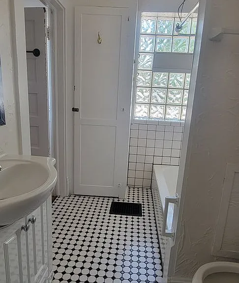 902 Greenwood Ave — Photo 7