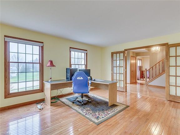 2nd image of 2876 Williamsburg Cir