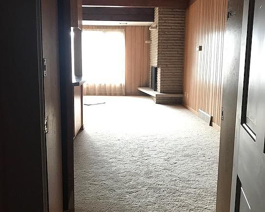 4th image of 54 1/2 Sturges Ave
