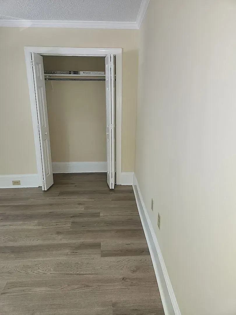 Newly Renovated 3 Bedroom 2 Bath — Photo 4