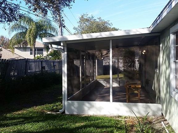 4th image of 1306 Vermont Ave