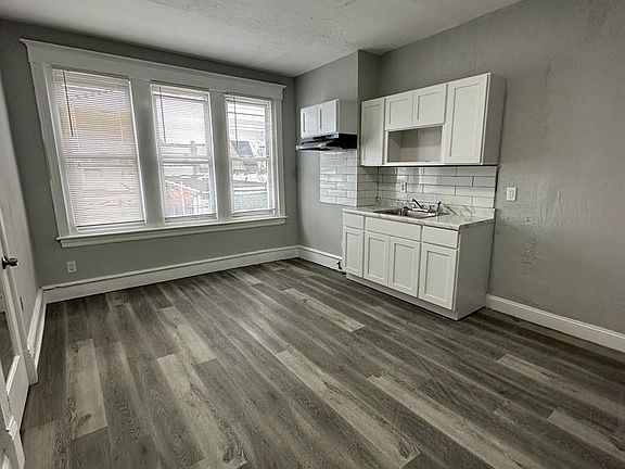 4th image of 1311 W Roosevelt Blvd Floor 2