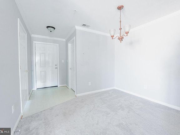 3rd image of 213 Marsh Hollow Pl APT B
