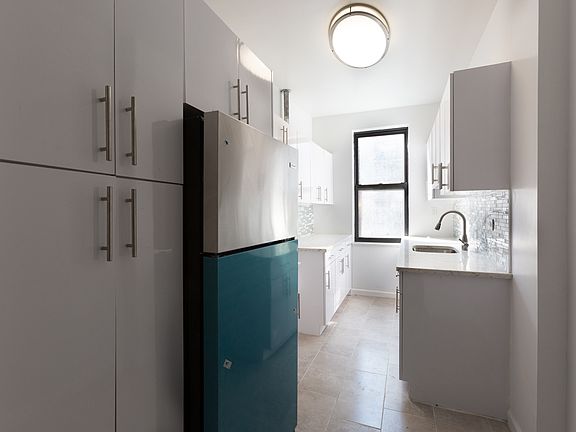 3rd image of 624 W 176th St #22A