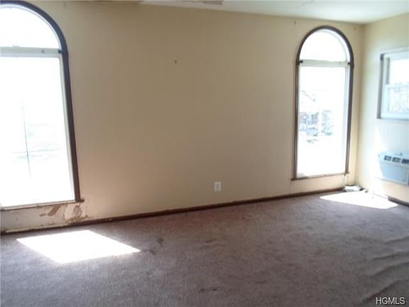 4th image of 1381 E 104th St