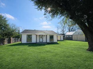 1221 W Sabine St, Carthage, TX 75633