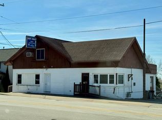 445 W Main St, Dickeyville, WI 53808