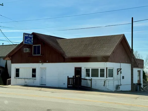 445 W Main St, Dickeyville, WI 53808