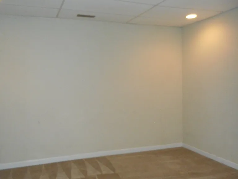 100 Fairfax Dr — Photo 11