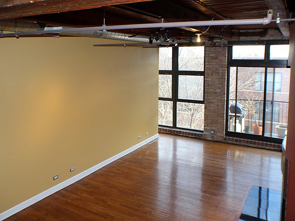2nd image of 612 N Oakley Ave #208