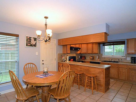 5th image of 3895 Jasmine Dr