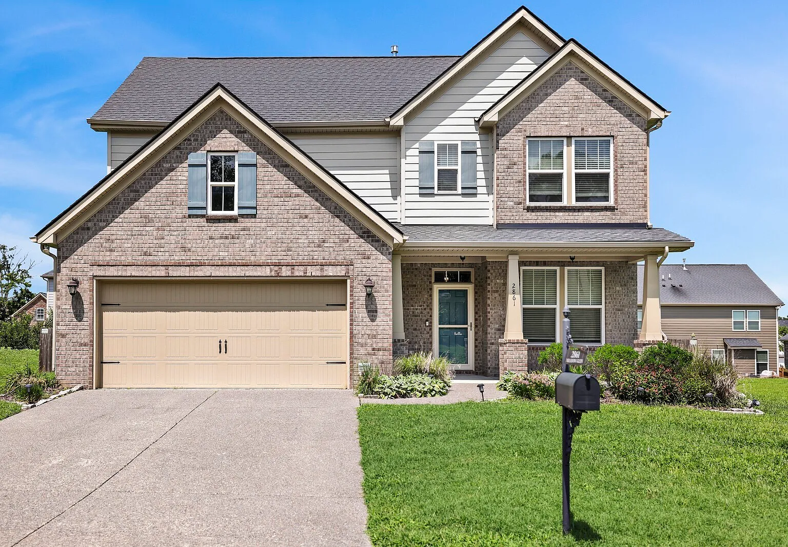 3 bed, 2.5 bath, 2337 sqft, $2,800 — Photo 1