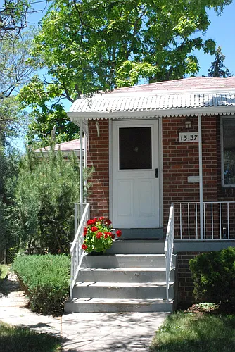 1337 Newport St Photo 1