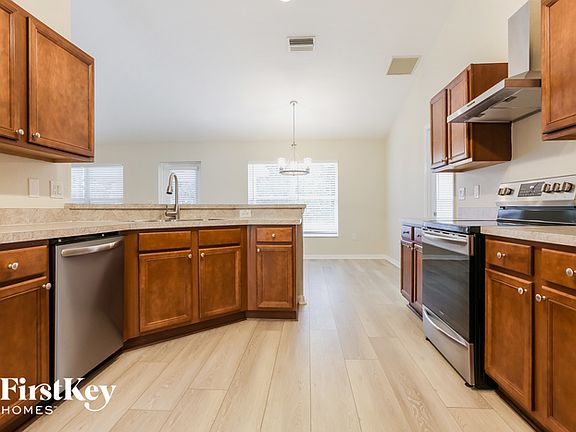 5th image of 2867 Edgar Ave