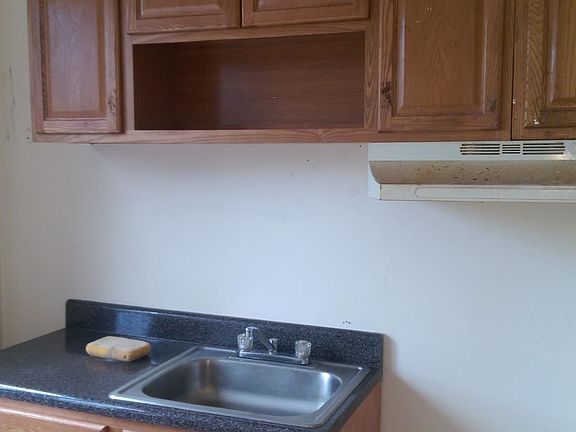 2nd image of 535 Hawthorne Ave APT 301