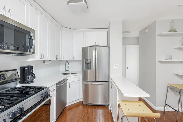 Rented by Compass | media 9