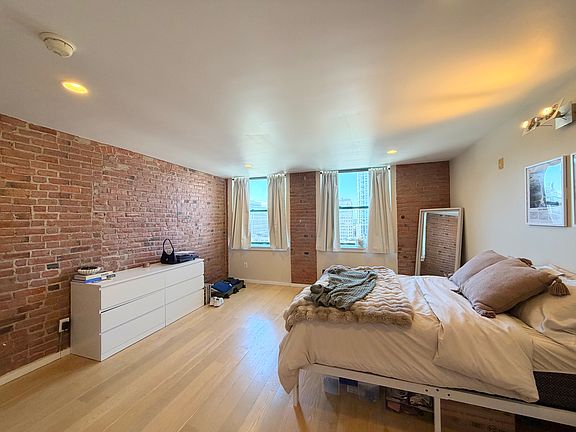 3rd image of 728 Market St #904A
