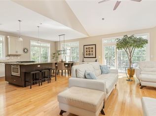 23 Crest Cir, Smithfield, RI 02917